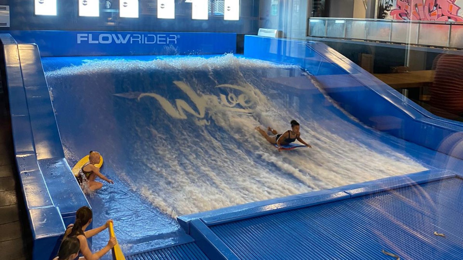 Image FlowRider Double, Wave in Paris, Paris, France