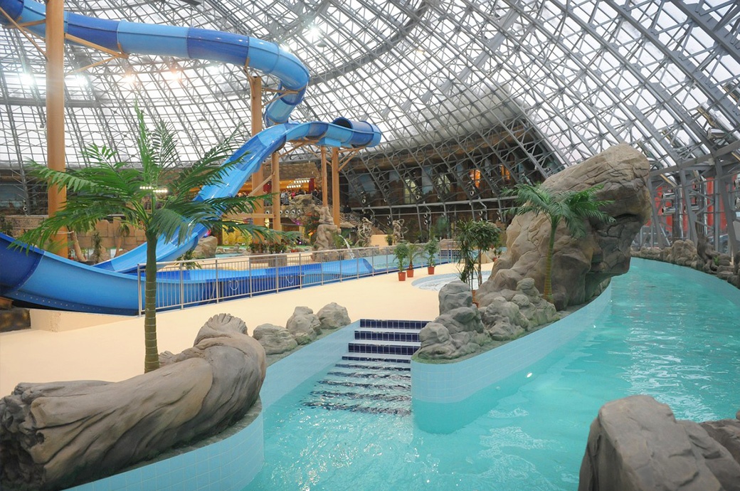 Image Lazy River, AquaSferra Donetzk Indoor Waterpark, Ukraine